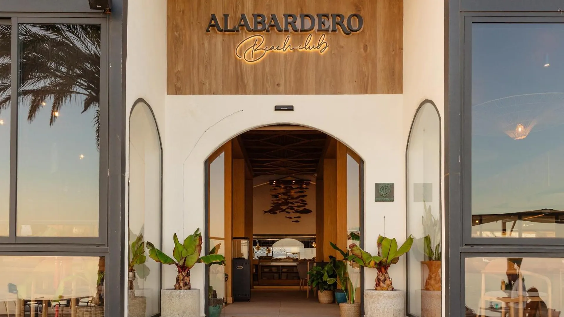 Apartment With Large Terrace, Swimming Pool And Green Areas, Next To Puerto Banus Marbella