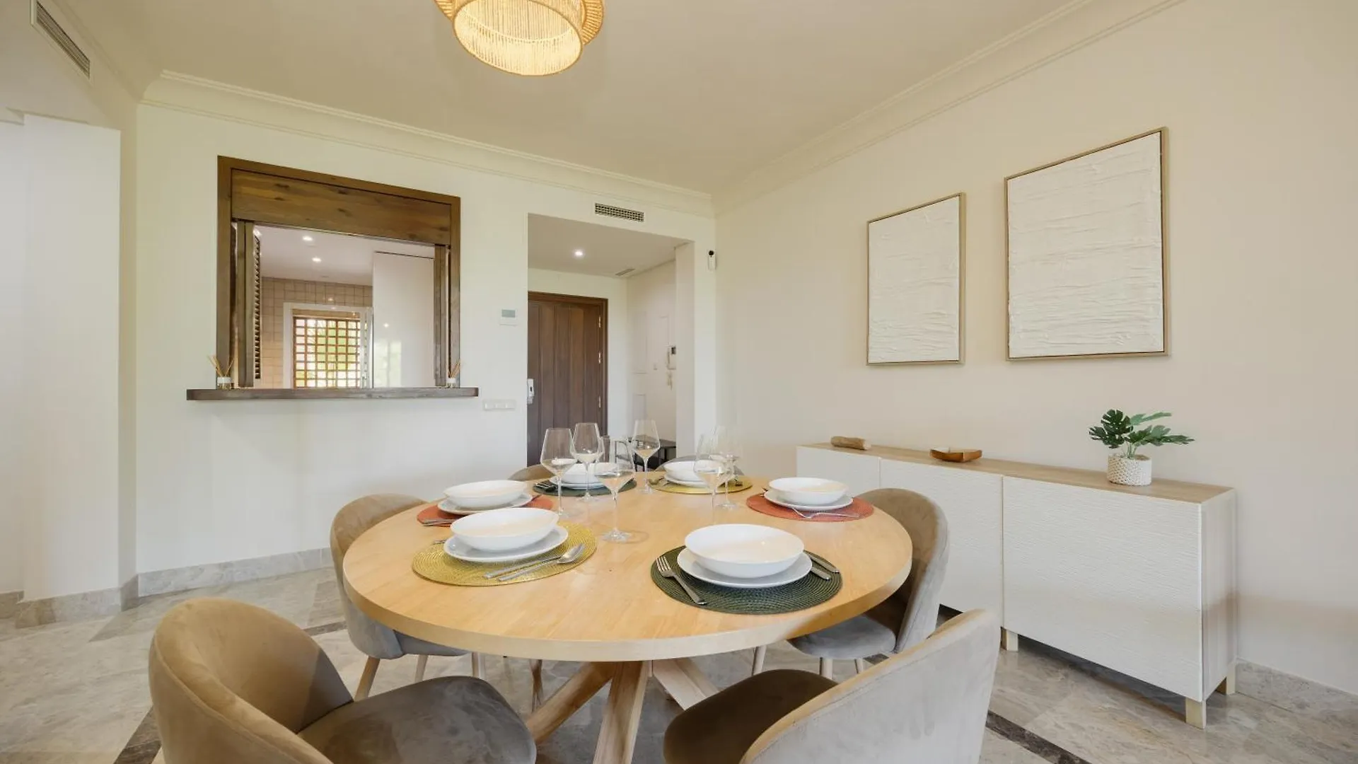 Apartment With Large Terrace, Swimming Pool And Green Areas, Next To Puerto Banus Marbella España