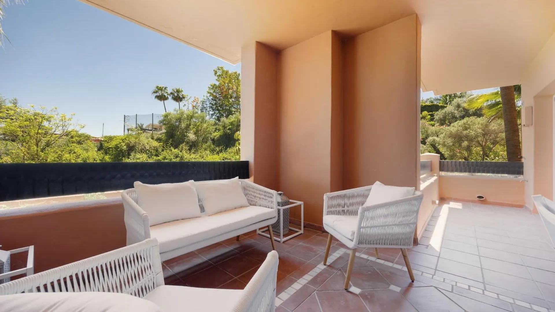 Apartment With Large Terrace, Swimming Pool And Green Areas, Next To Puerto Banus Marbella