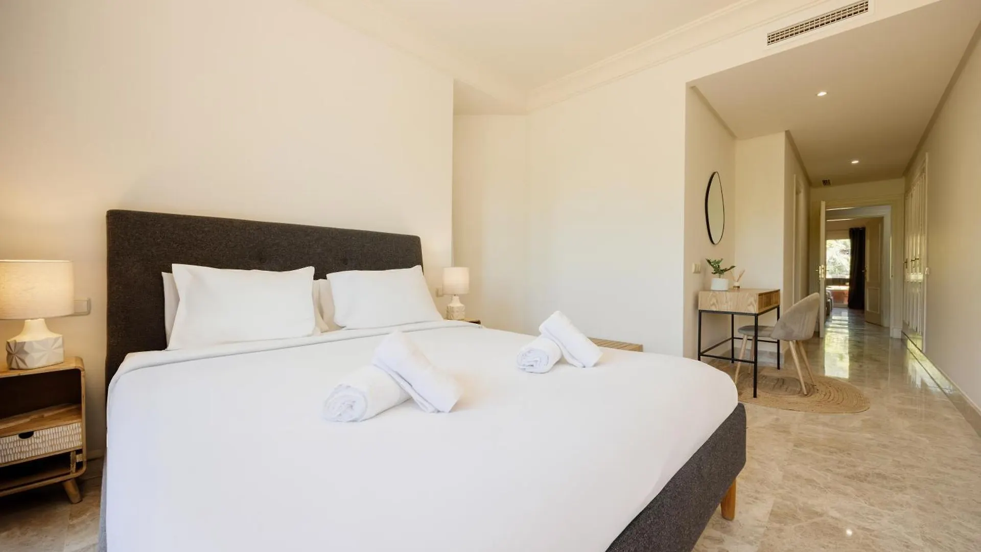 Apartment With Large Terrace, Swimming Pool And Green Areas, Next To Puerto Banus Марбелья Испания