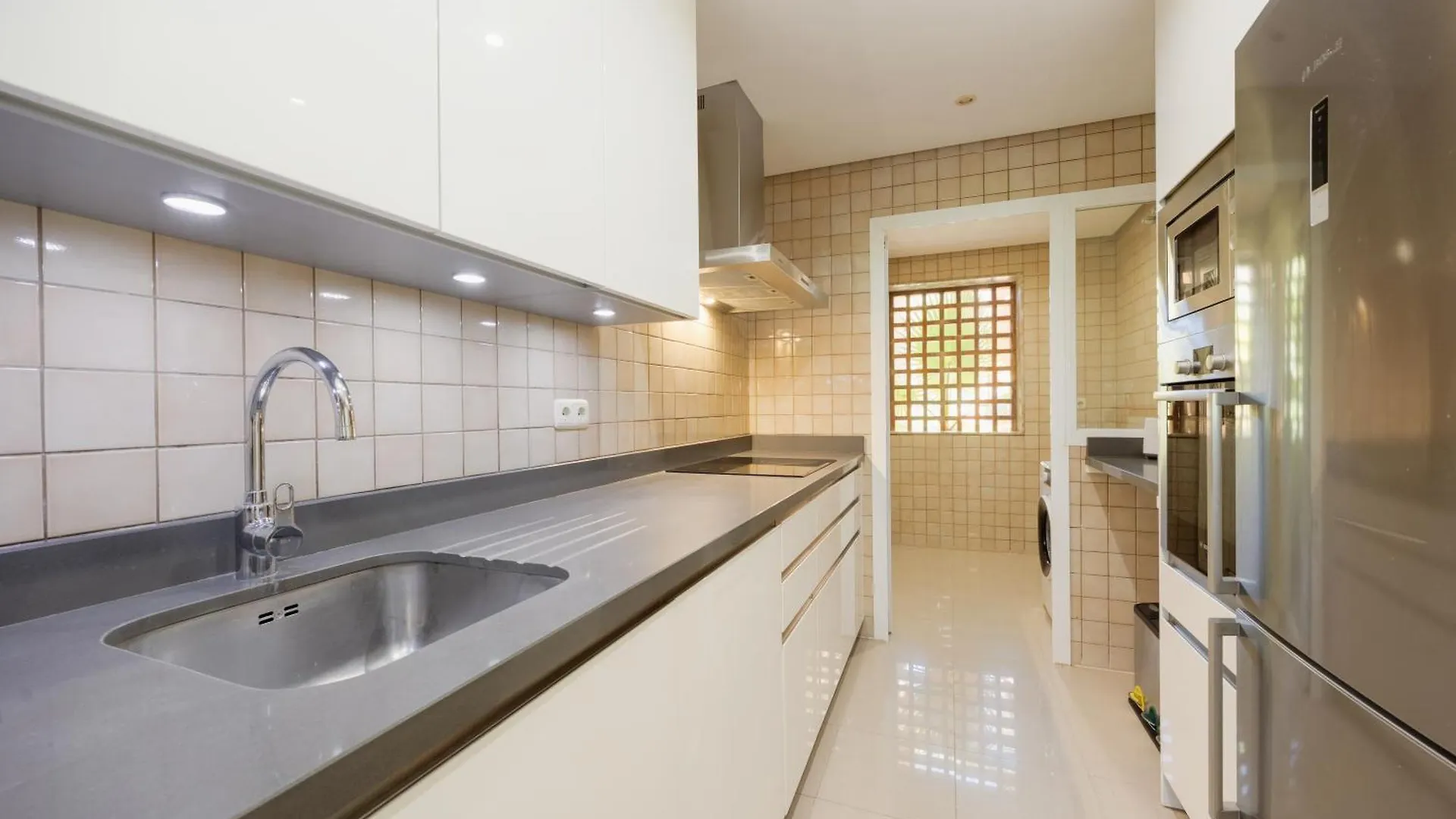 Apartment With Large Terrace, Swimming Pool And Green Areas, Next To Puerto Banus Marbella
